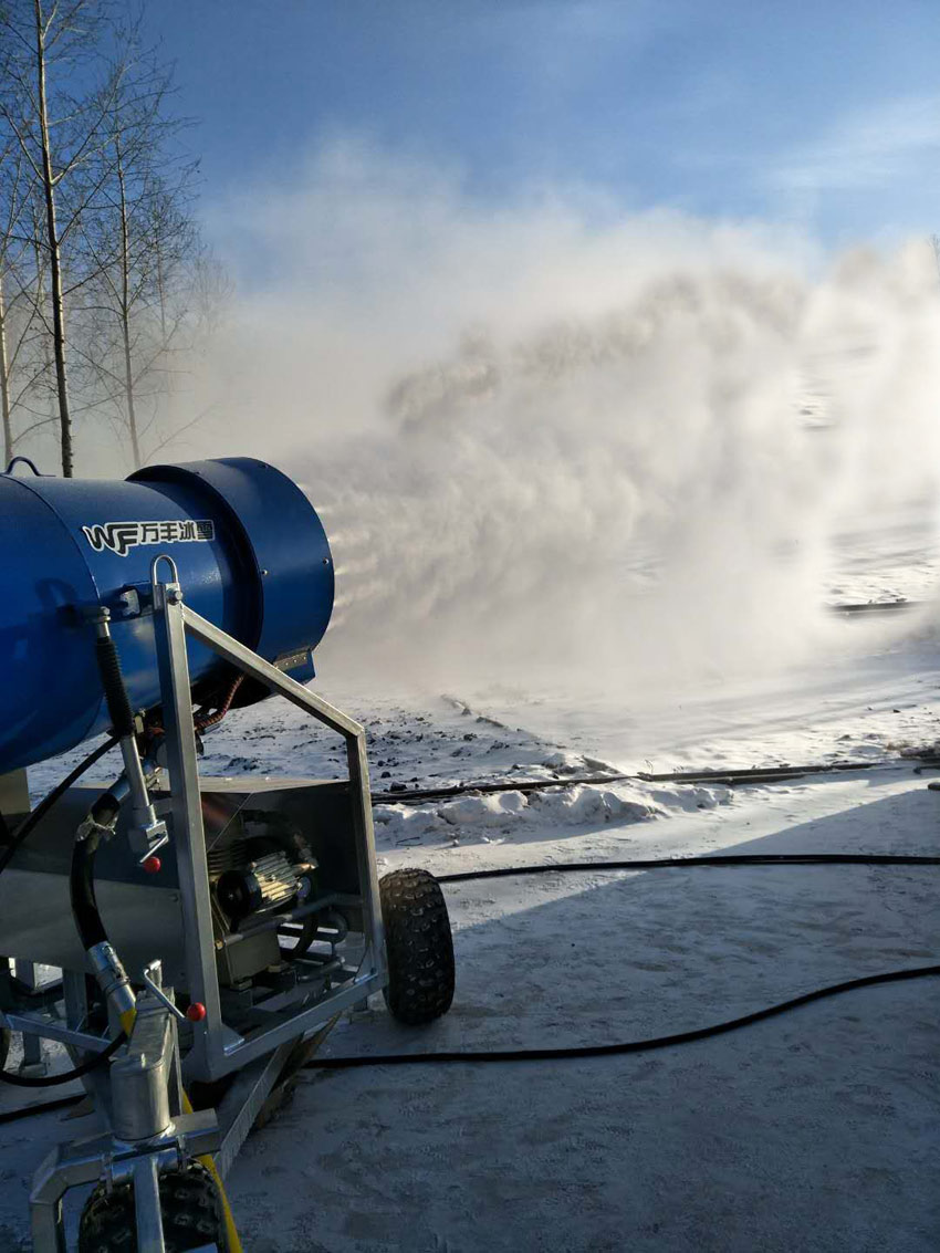 造雪機.jpg 造雪機.jpg